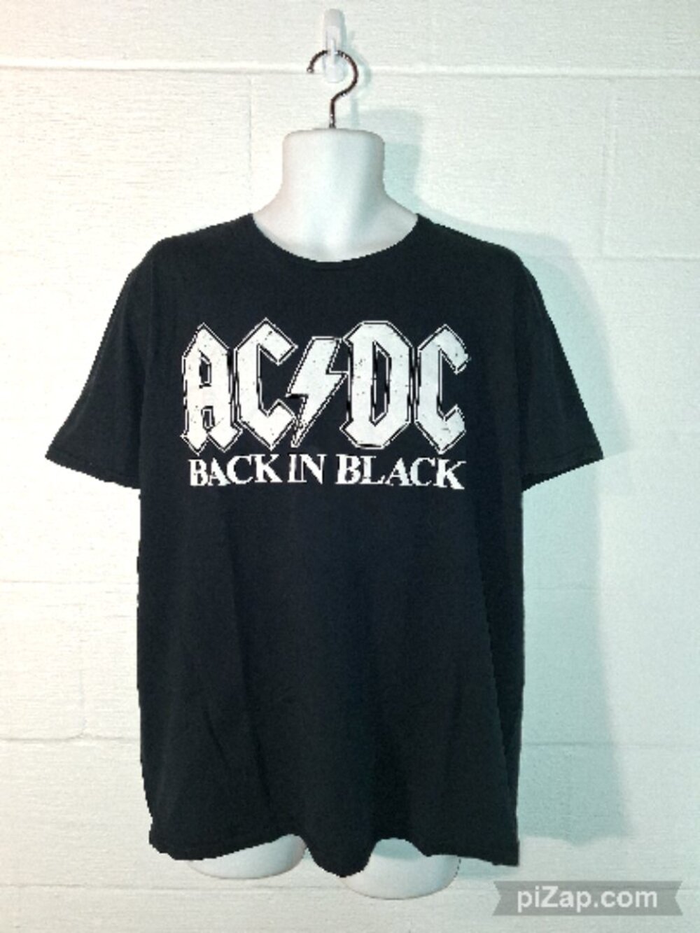 AC/DC Back In Black Men's Adult Size XL T-Shirt Black White Band Tee 100% Cotton